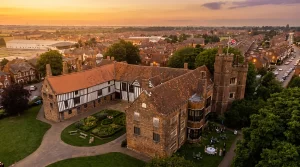 Read more about the article Removals in Gainsborough: Local Access, Costs & What to Expect from Your Move (2027)